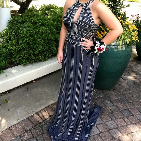 Prom dress - Picture 3 of 3